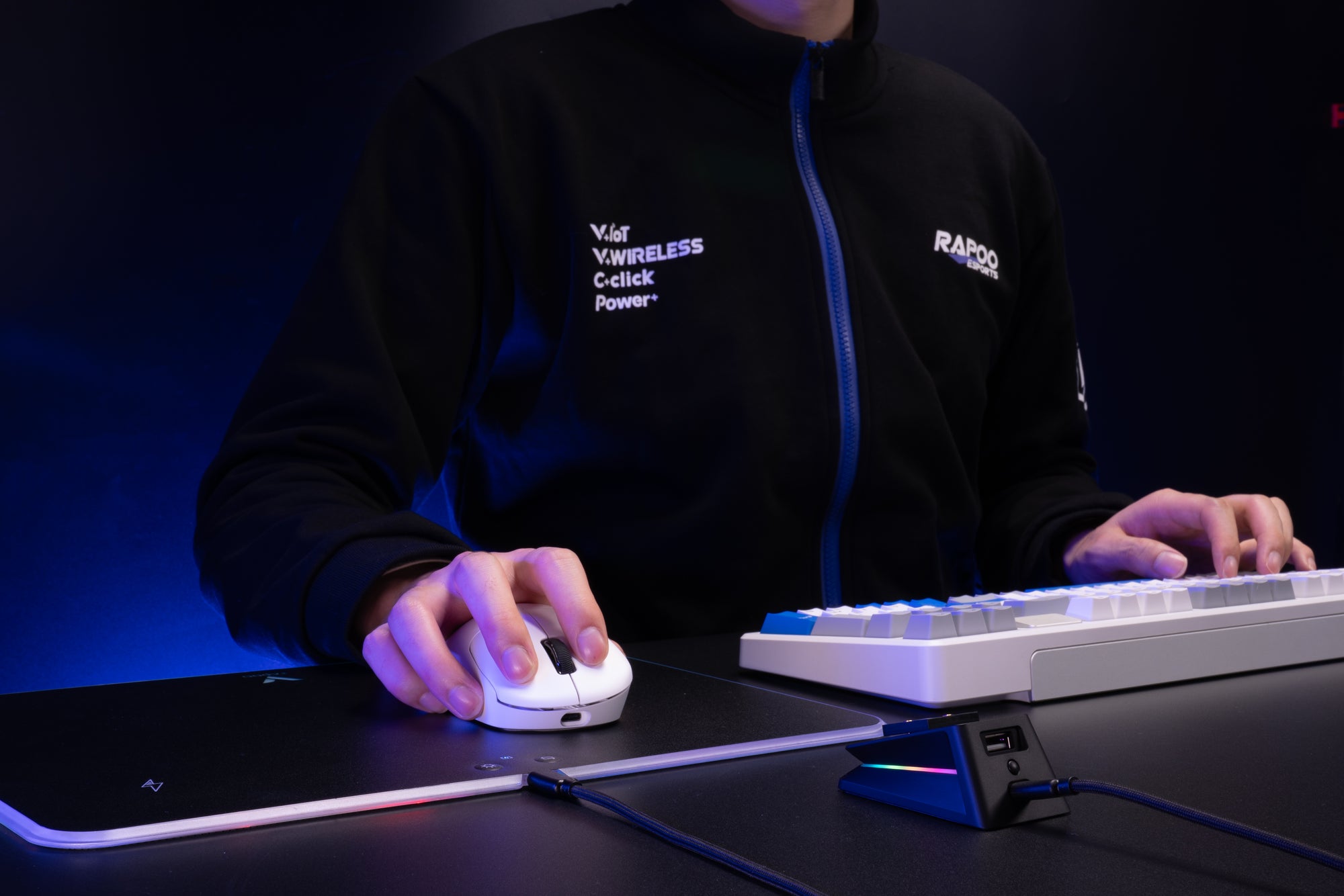 Playing the game using the Rapoo V series keyboard
